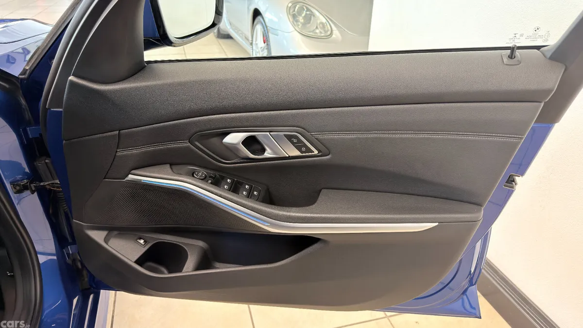 BMW 3-Series Saloon, Petrol Plug-in Hybrid, 2021, Blue