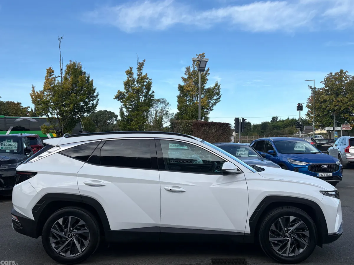 Hyundai Tucson SUV, Diesel, 2022, White