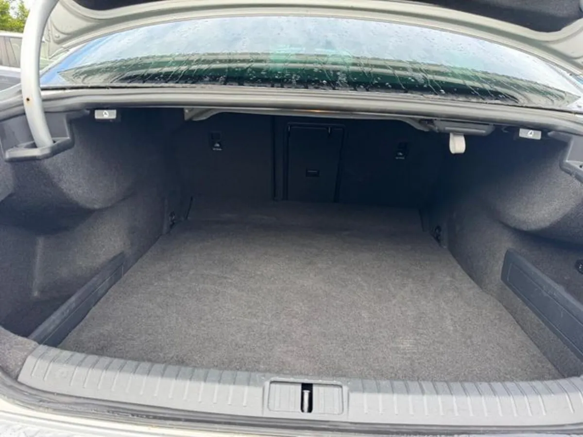 Volkswagen Passat Saloon, Diesel, 2016, Silver