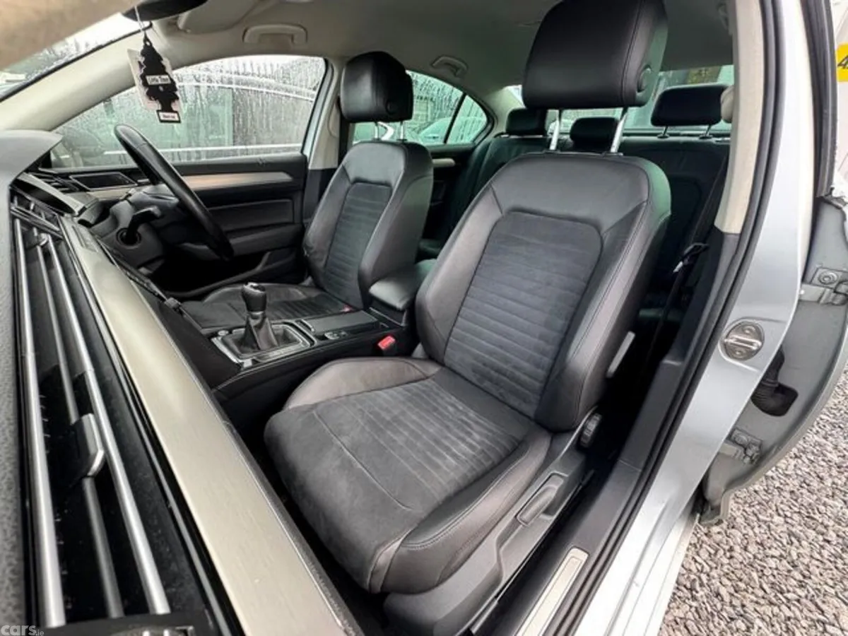 Volkswagen Passat Saloon, Diesel, 2016, Silver