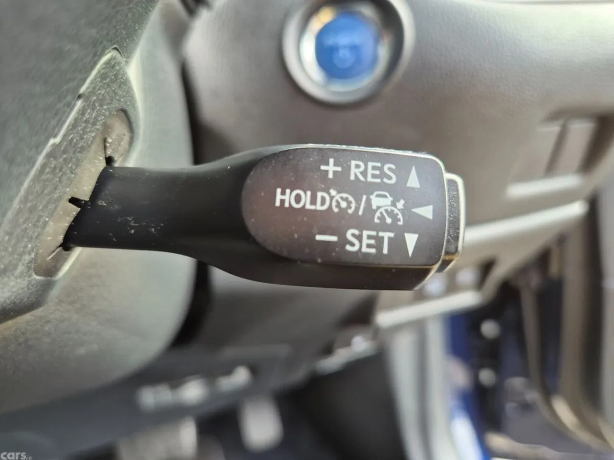 Toyota C-HR SUV, Petrol Hybrid, 2021, Blue