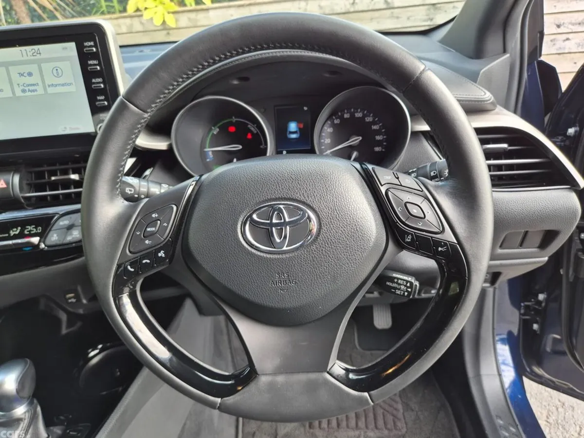 Toyota C-HR SUV, Petrol Hybrid, 2021, Blue