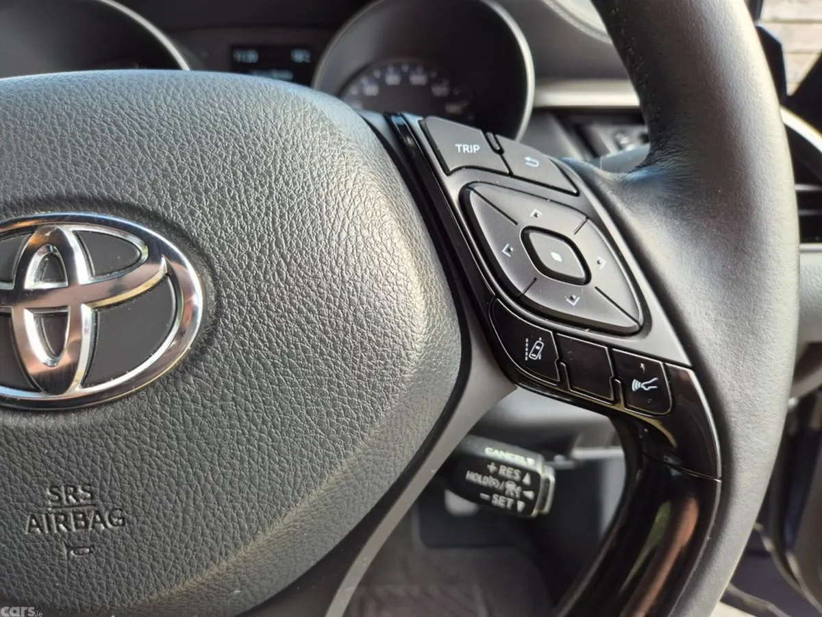 Toyota C-HR SUV, Petrol Hybrid, 2021, Blue