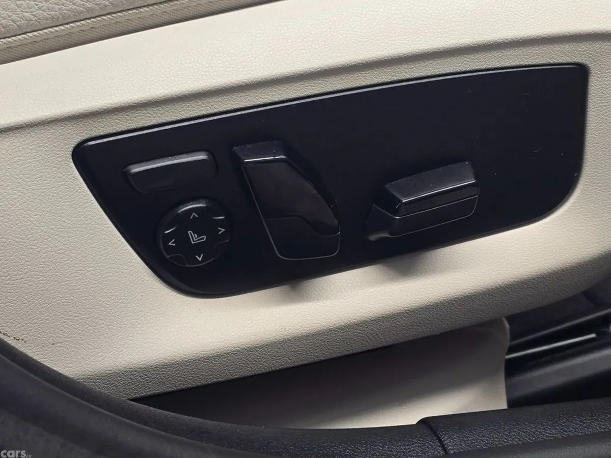 BMW 5-Series Estate, Petrol Plug-in Hybrid, 2023, Grey