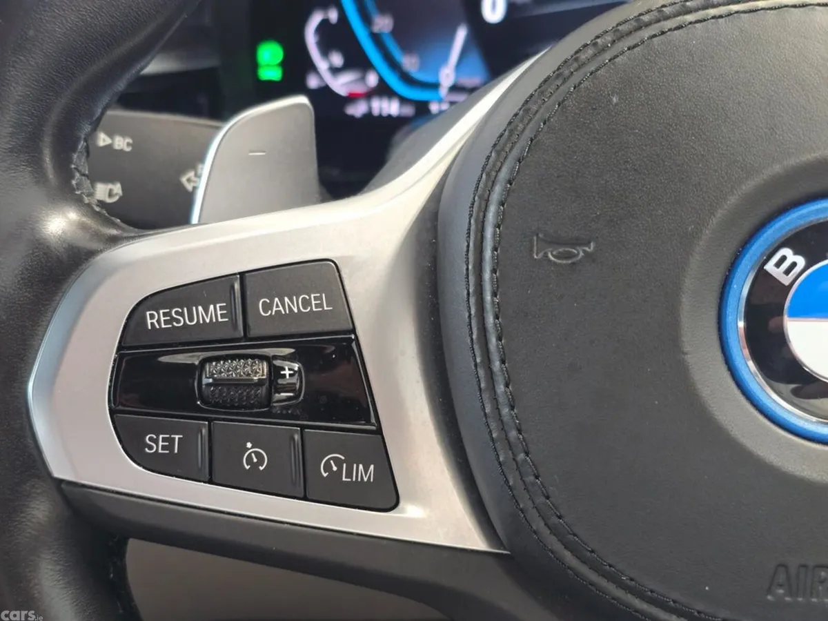 BMW 5-Series Estate, Petrol Plug-in Hybrid, 2023, Grey