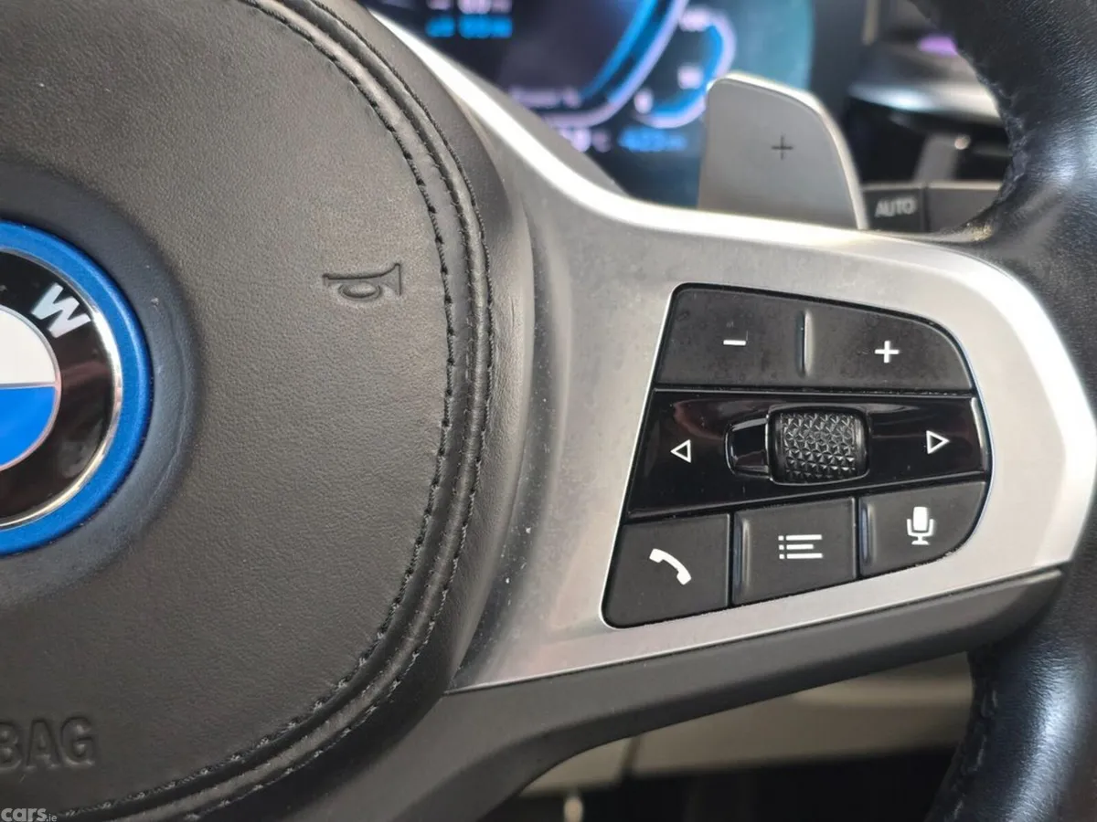 BMW 5-Series Estate, Petrol Plug-in Hybrid, 2023, Grey