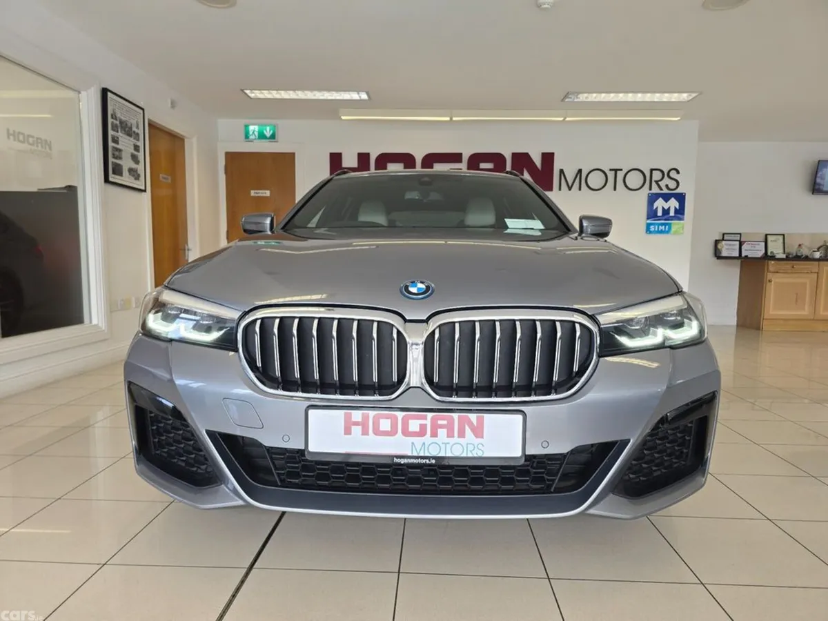BMW 5-Series Estate, Petrol Plug-in Hybrid, 2023, Grey