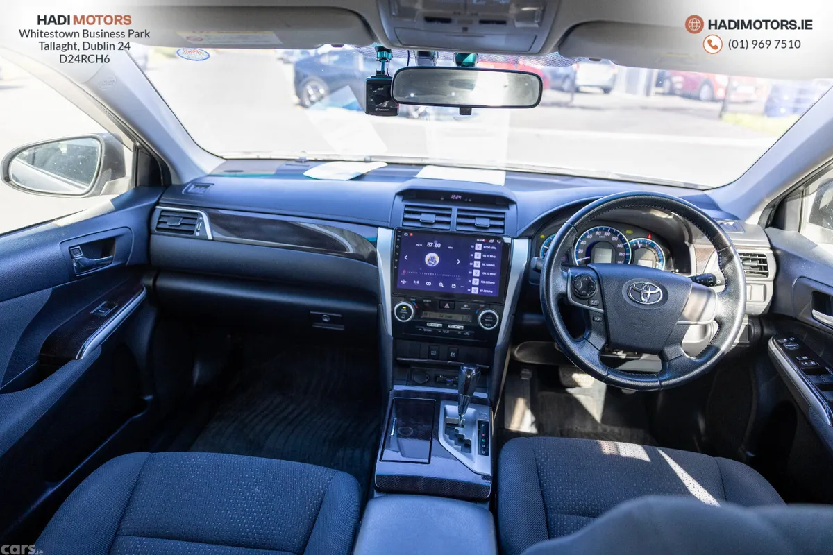 Toyota Camry Saloon, Petrol Hybrid, 2012, Silver