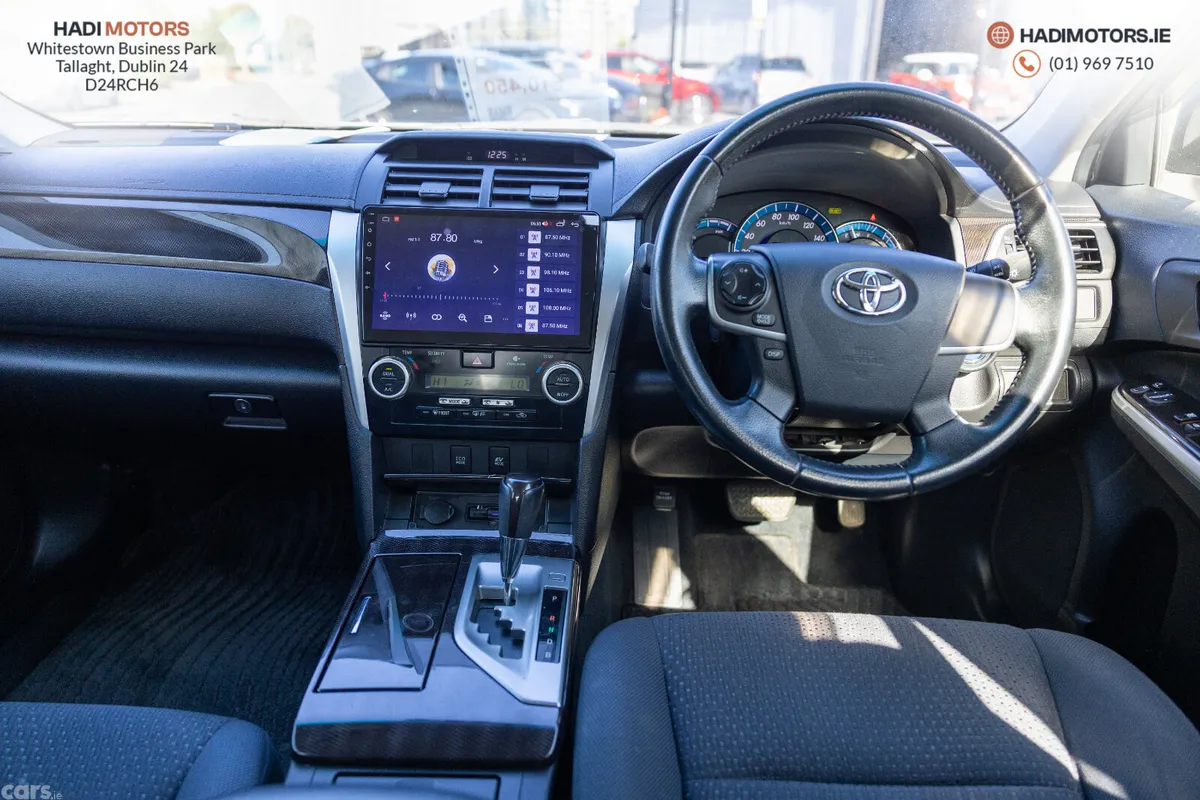 Toyota Camry Saloon, Petrol Hybrid, 2012, Silver