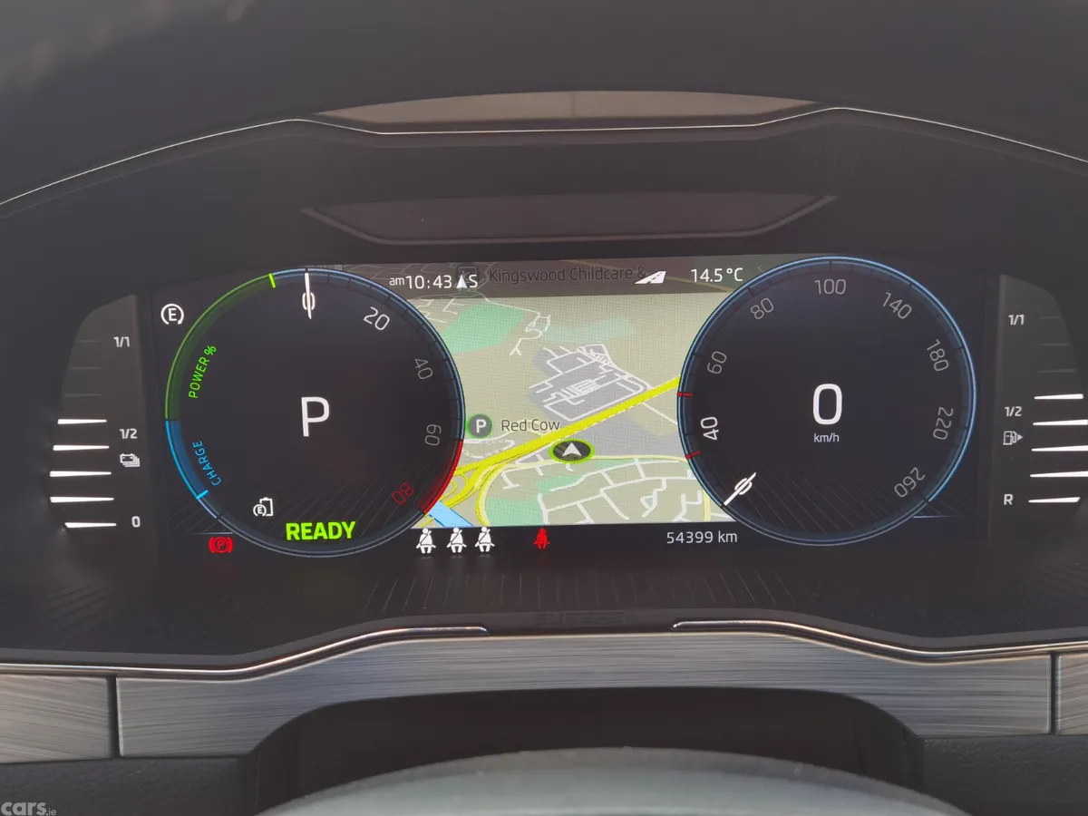 Skoda Superb Hatchback, Petrol Plug-in Hybrid, 2023, Blue