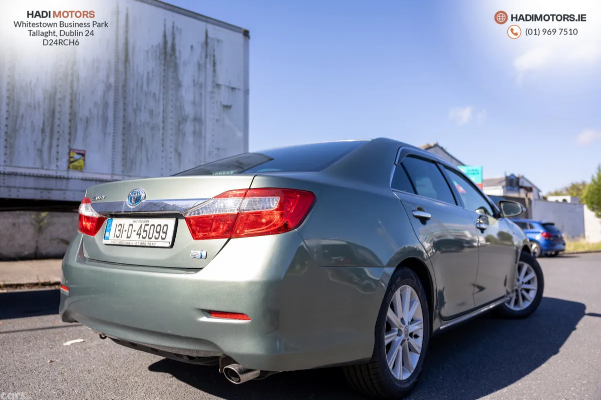 Toyota Camry Saloon, Petrol Hybrid, 2013, Green