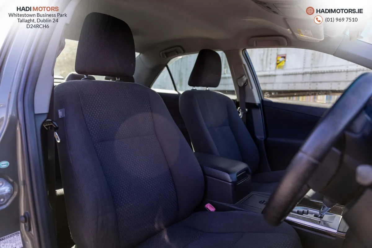 Toyota Camry Saloon, Petrol Hybrid, 2013, Green