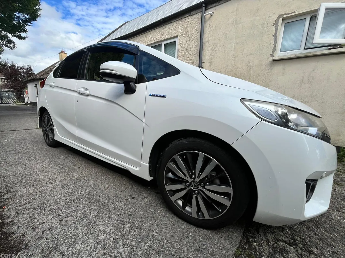Honda Fit Hatchback, Petrol Hybrid, 2015, White