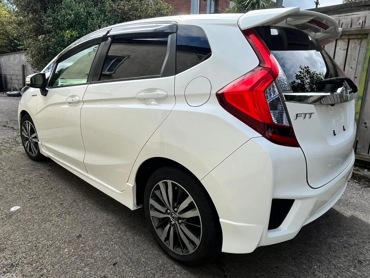 Honda Fit Hatchback, Petrol Hybrid, 2015, White