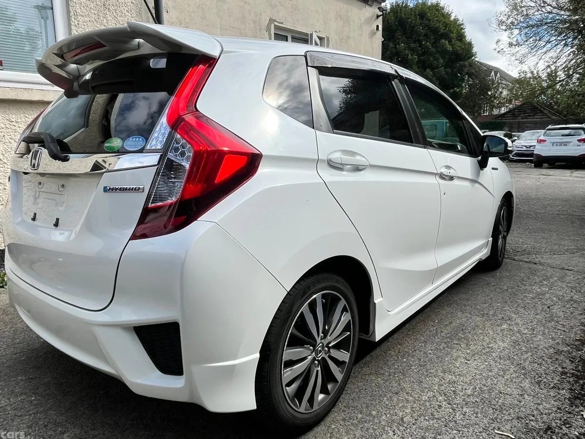Honda Fit Hatchback, Petrol Hybrid, 2015, White