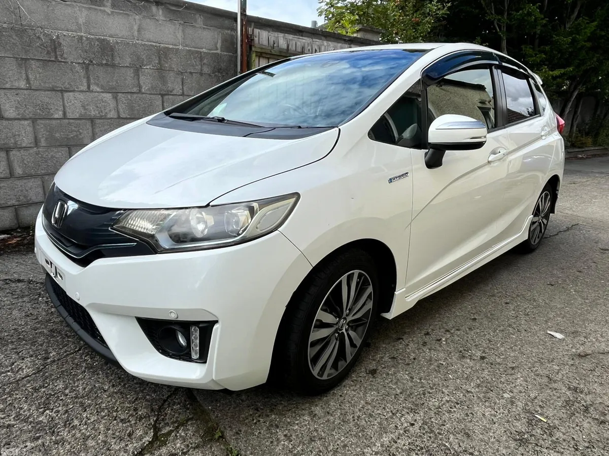 Honda Fit Hatchback, Petrol Hybrid, 2015, White
