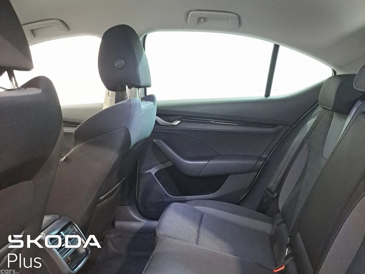 Skoda Octavia Saloon, Diesel, 2026, White