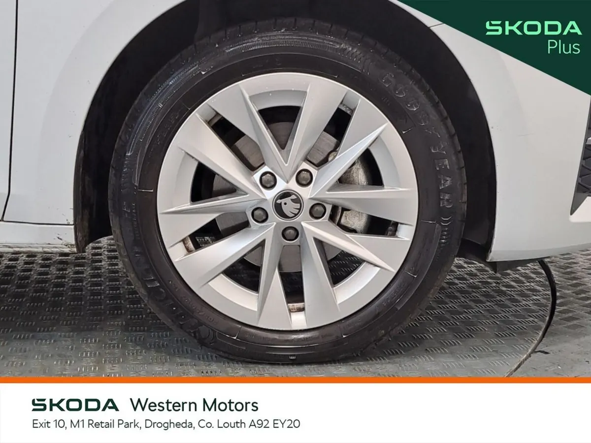 Skoda Octavia Saloon, Diesel, 2026, White