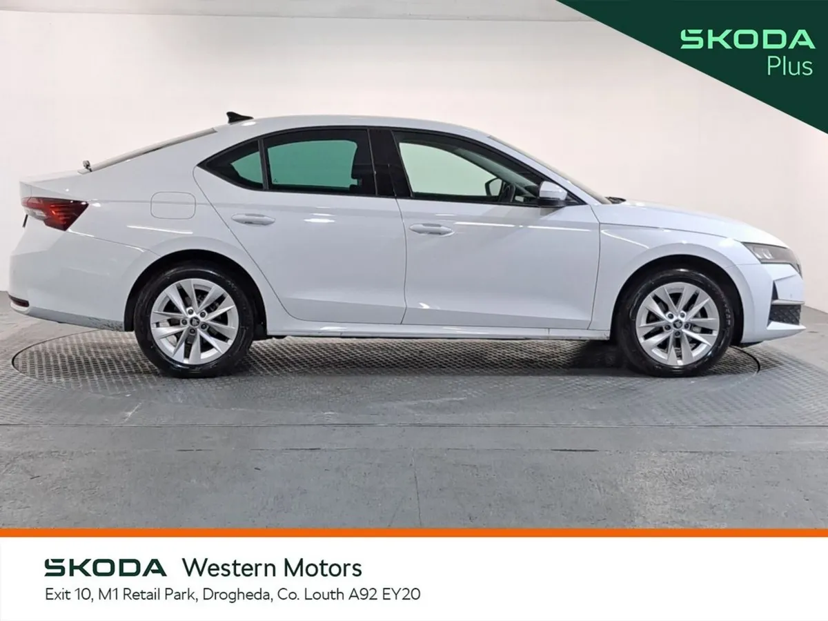 Skoda Octavia Saloon, Diesel, 2026, White