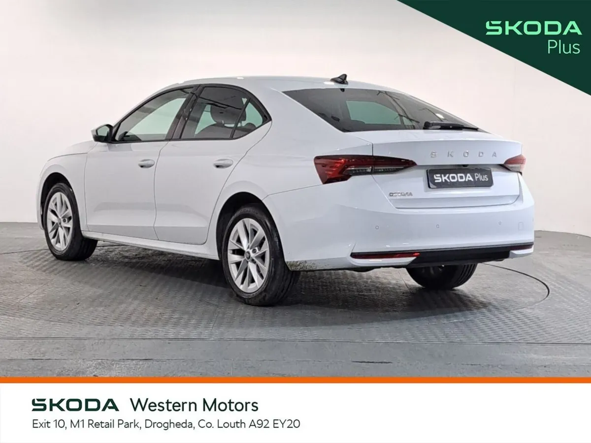 Skoda Octavia Saloon, Diesel, 2026, White