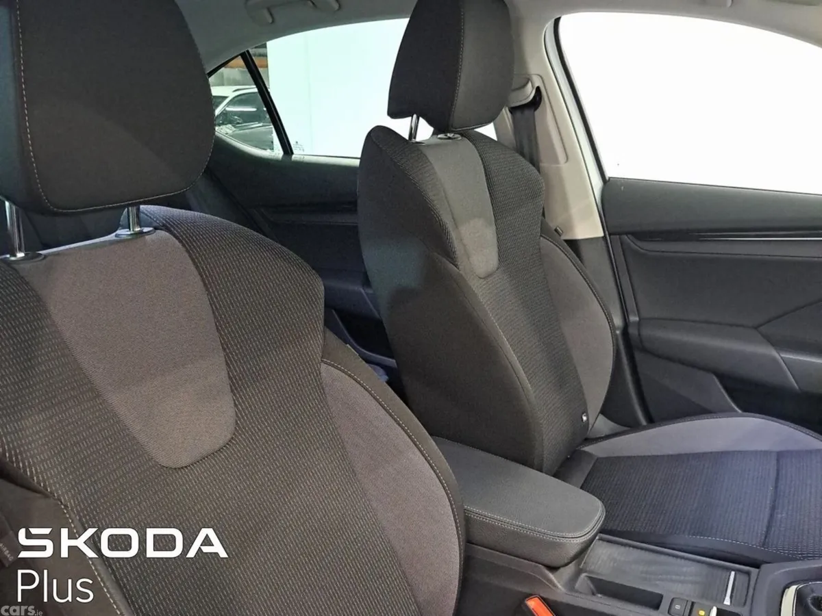 Skoda Octavia Saloon, Diesel, 2026, White
