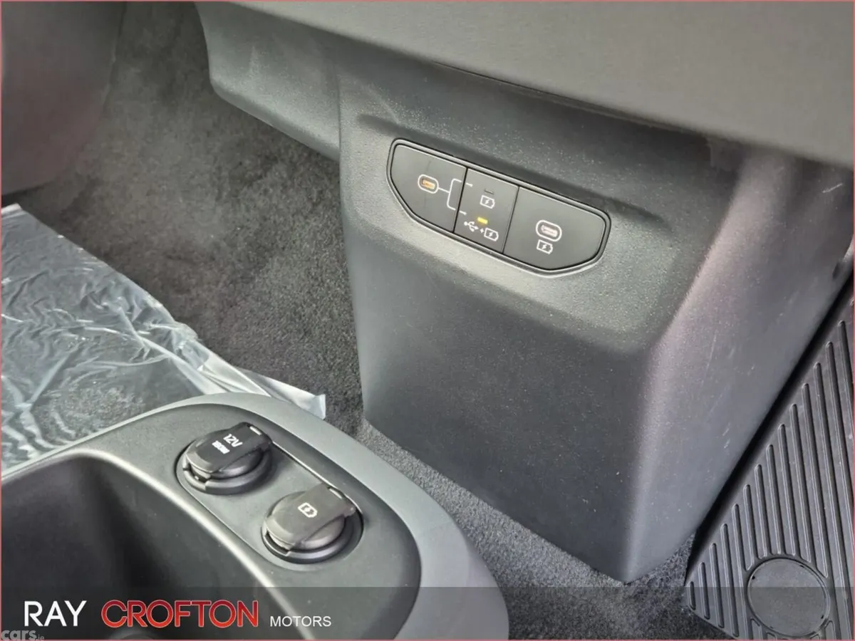 Kia EV6 MPV, Electric, 2026, White