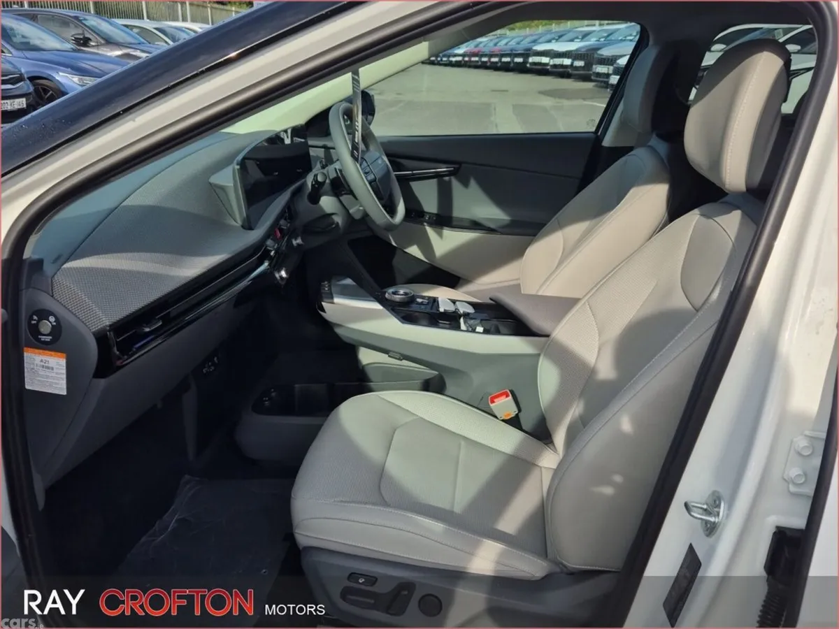 Kia EV6 MPV, Electric, 2026, White