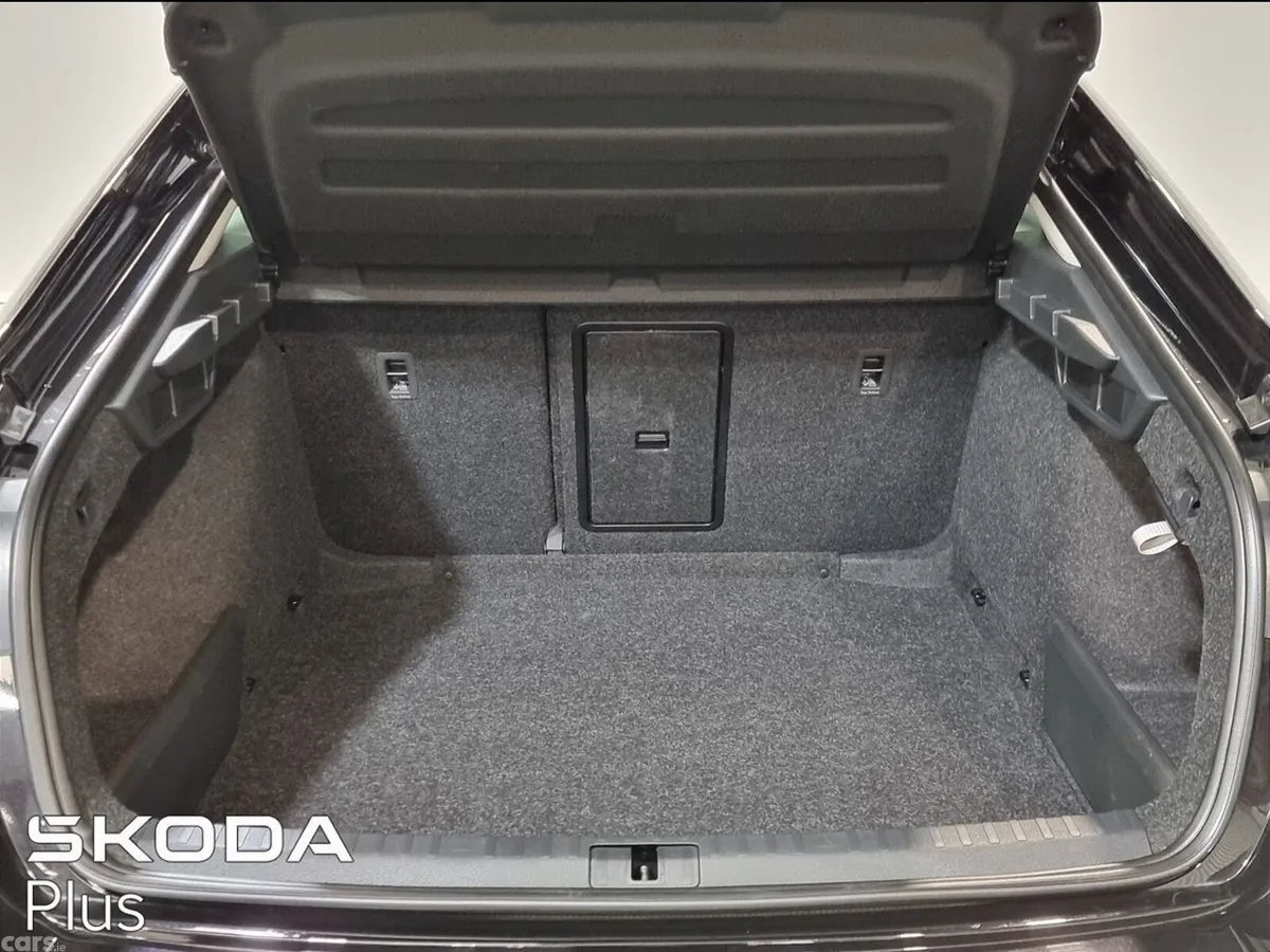 Skoda Octavia Saloon, Petrol, 2026, Black