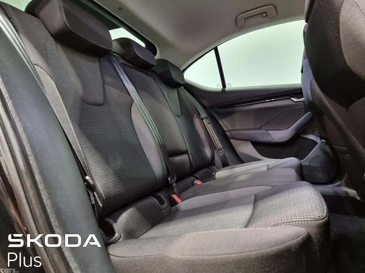 Skoda Octavia Saloon, Petrol, 2026, Black