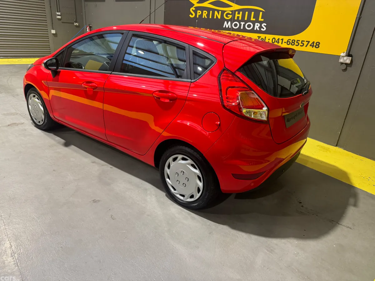 Ford Fiesta Hatchback, Diesel, 2015, Red