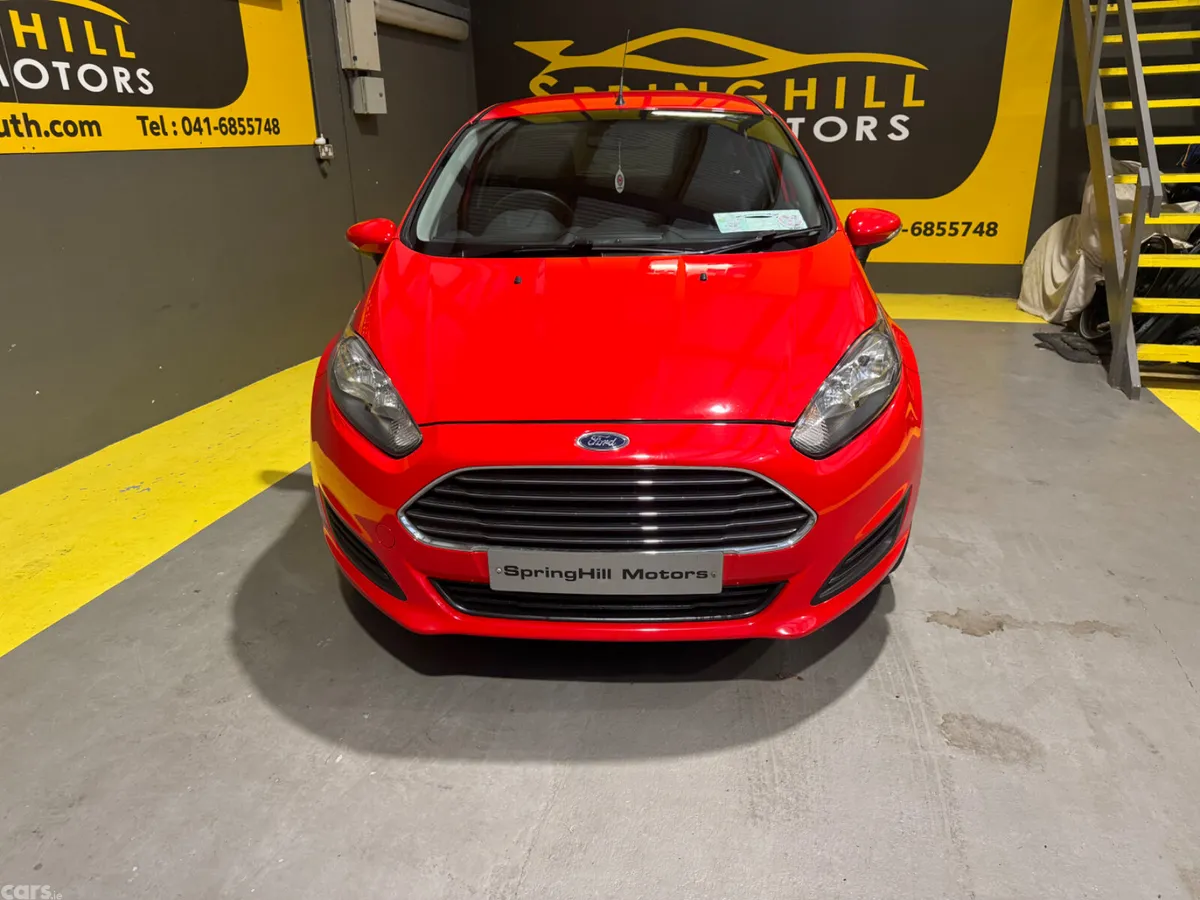 Ford Fiesta Hatchback, Diesel, 2015, Red