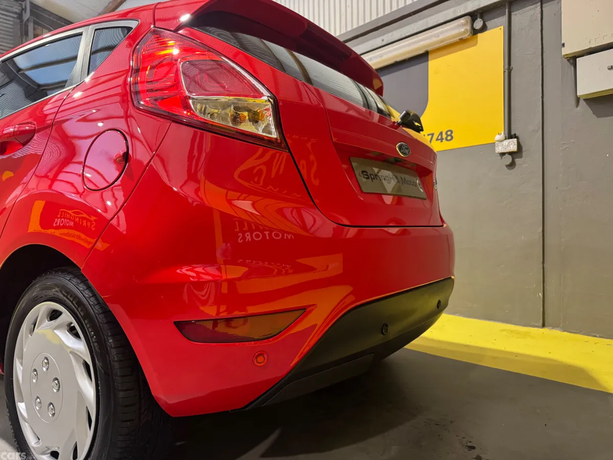 Ford Fiesta Hatchback, Diesel, 2015, Red