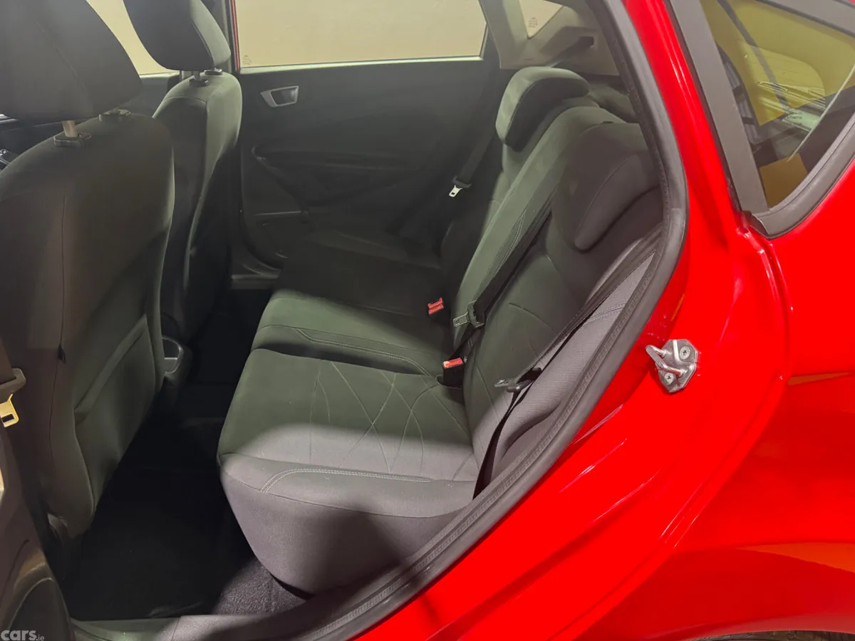 Ford Fiesta Hatchback, Diesel, 2015, Red