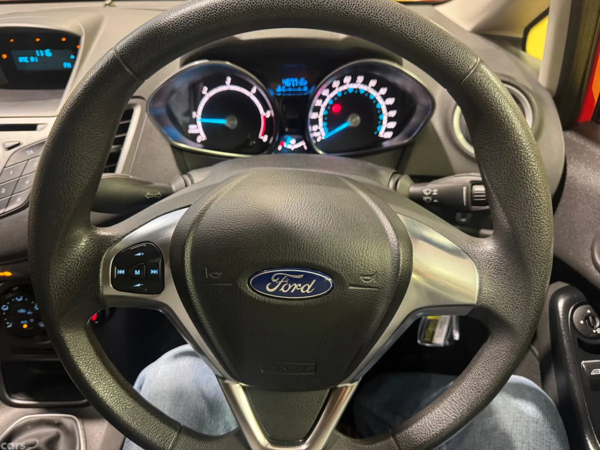 Ford Fiesta Hatchback, Diesel, 2015, Red