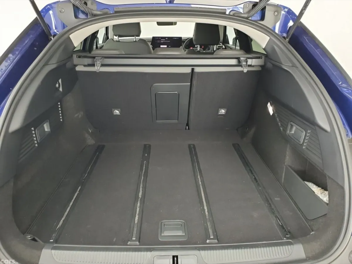 Citroen C5 X Estate, Petrol, 2024, Blue