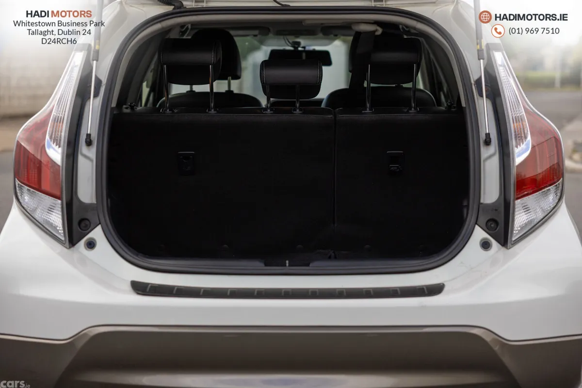 Toyota Aqua Hatchback, Petrol Hybrid, 2015, White