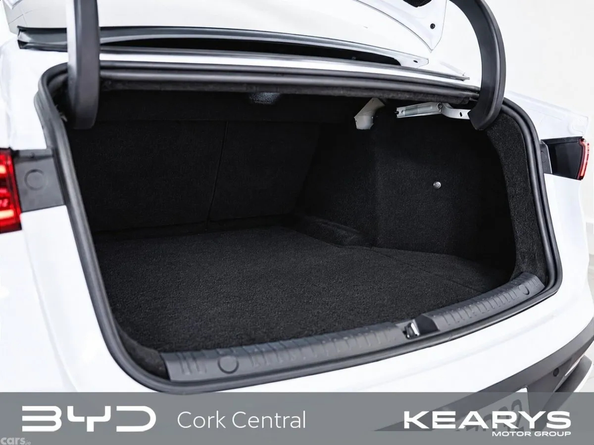 BYD Seal 6 Saloon, Petrol Plug-in Hybrid, 2026, White