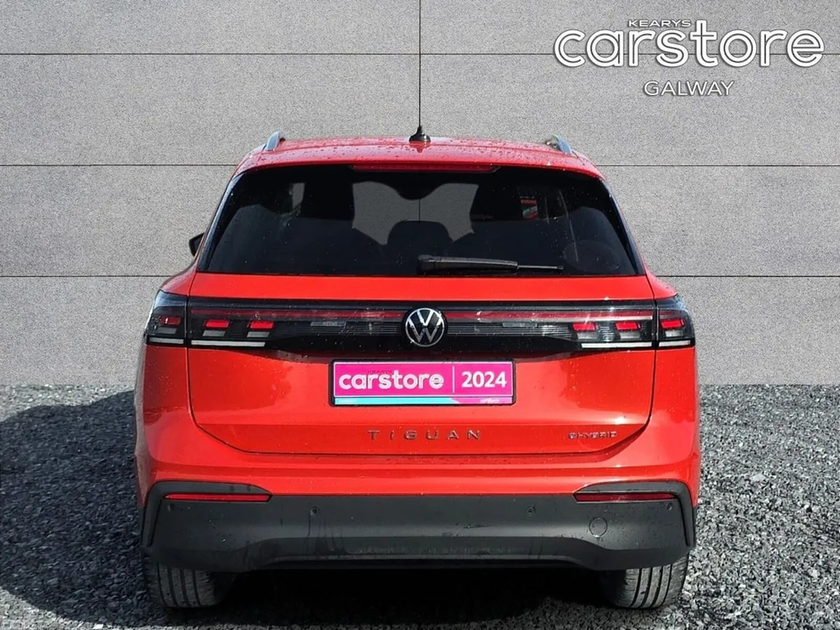 Volkswagen Tiguan SUV, Petrol Hybrid, 2024, Red