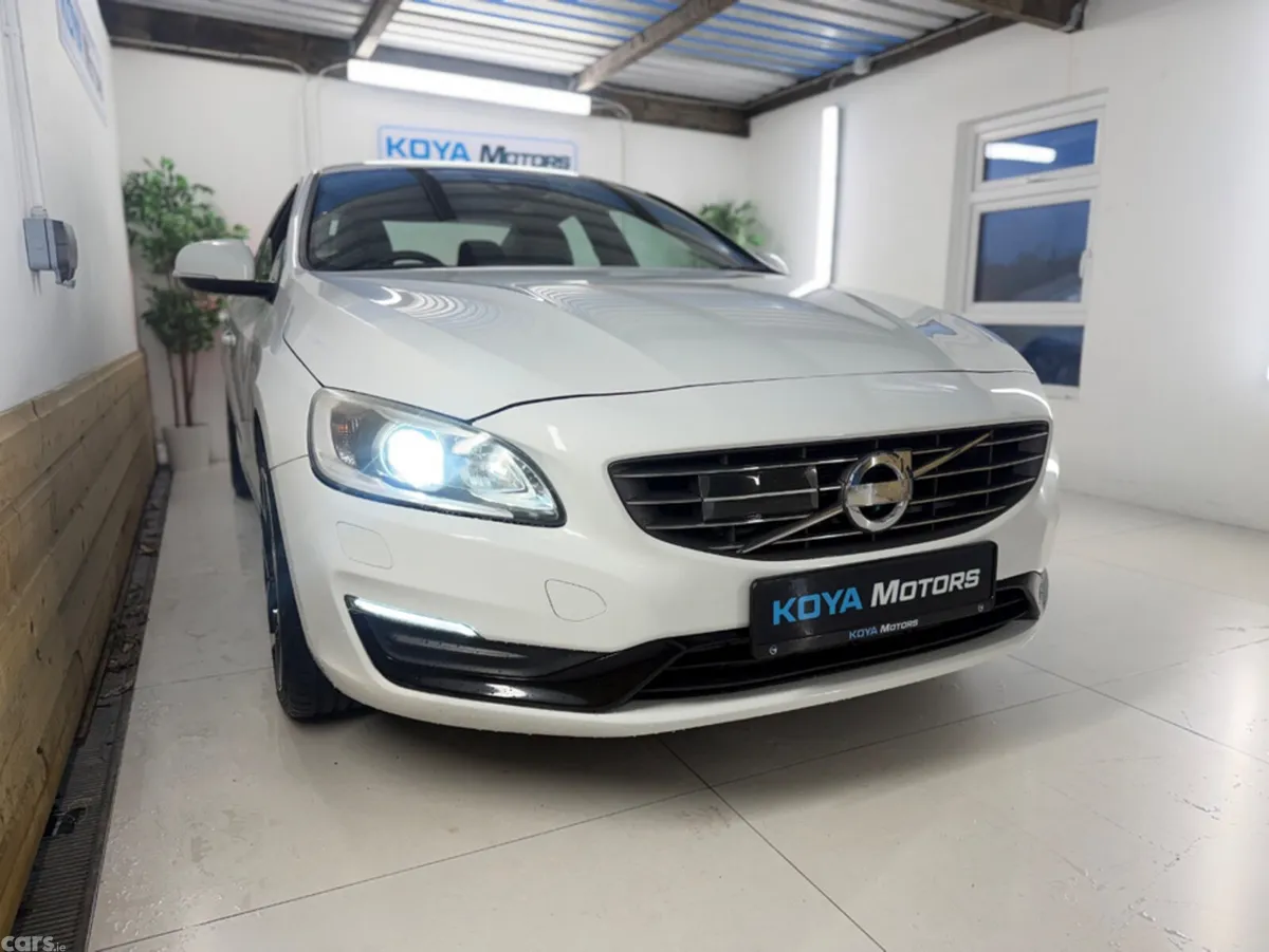 Volvo S60 Saloon, Diesel, 2017, White
