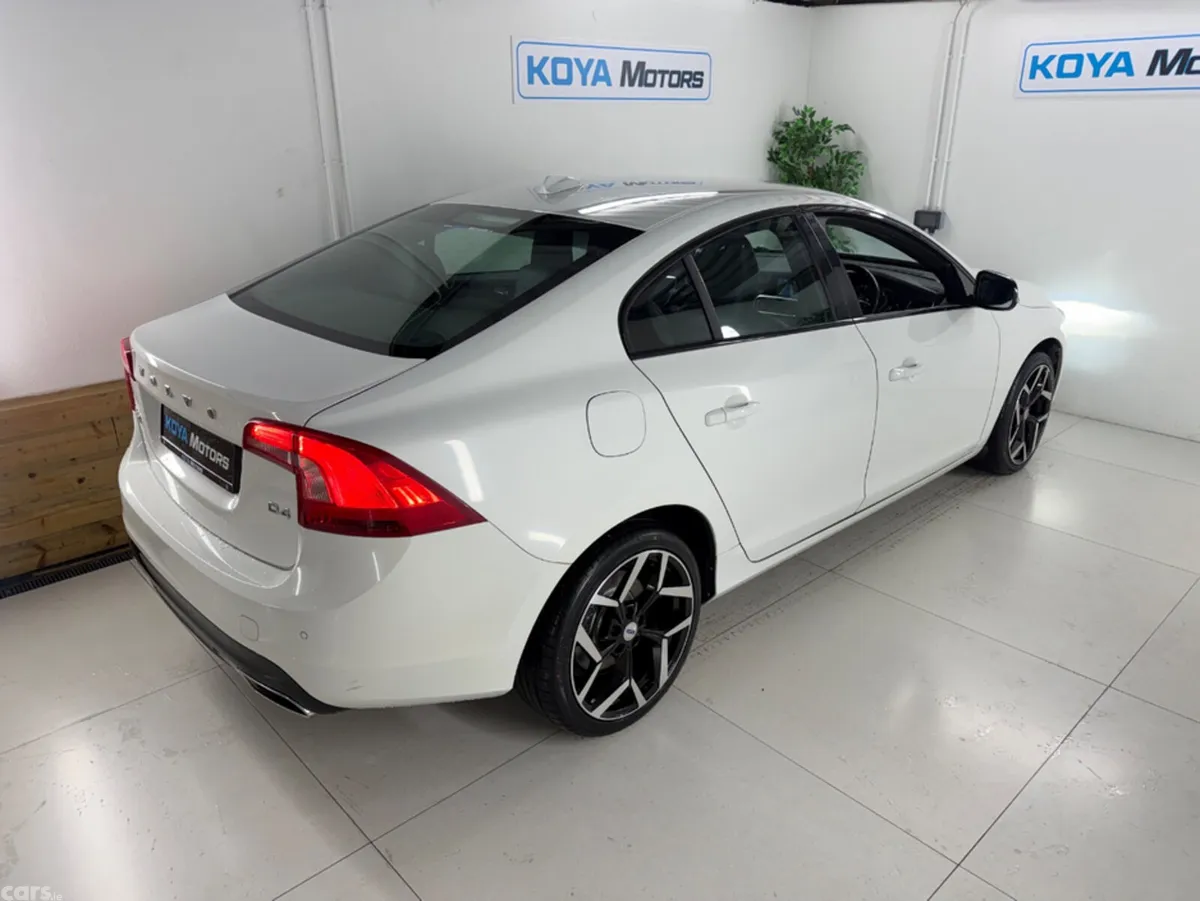 Volvo S60 Saloon, Diesel, 2017, White