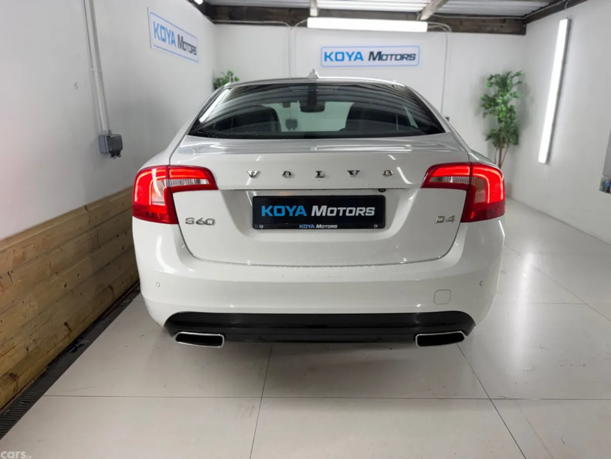Volvo S60 Saloon, Diesel, 2017, White