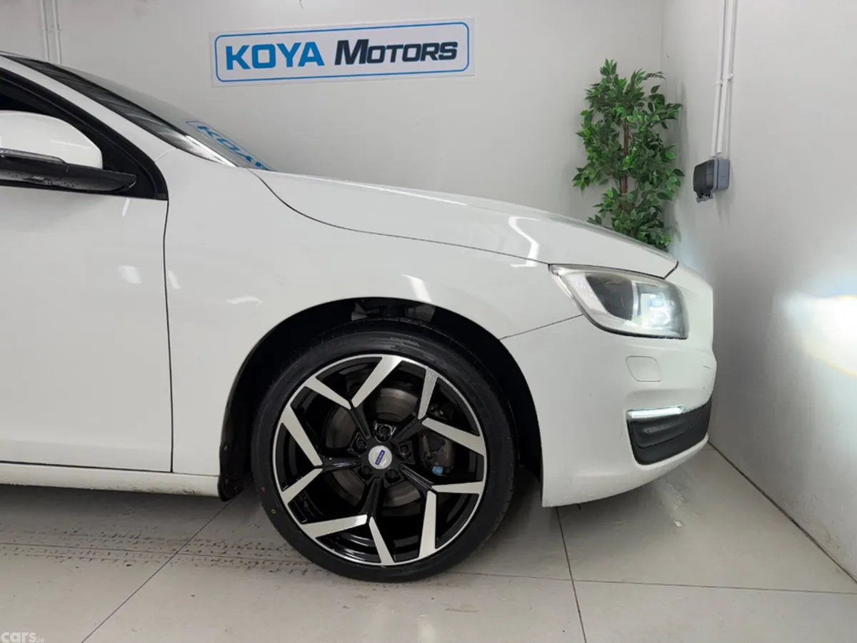 Volvo S60 Saloon, Diesel, 2017, White