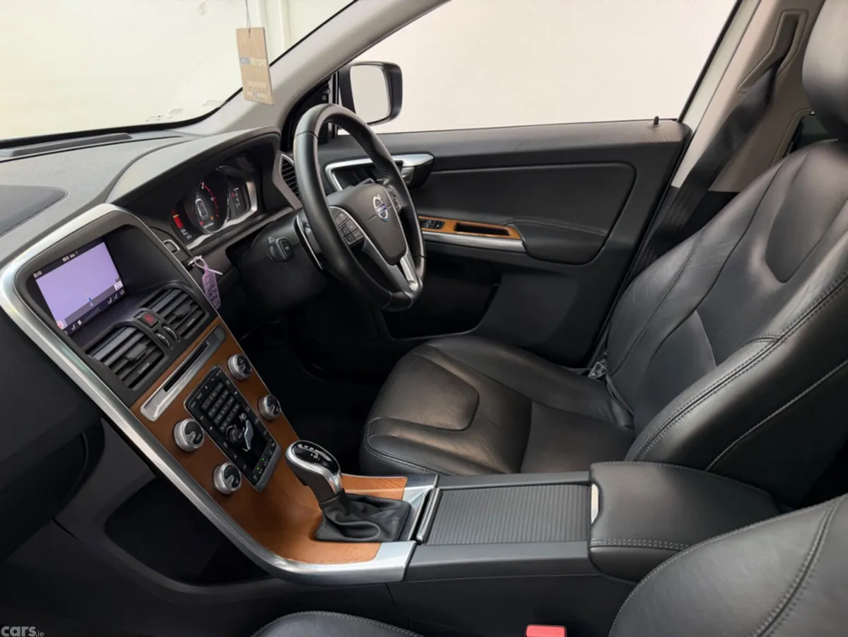 Volvo XC60 SUV, Diesel, 2017, White