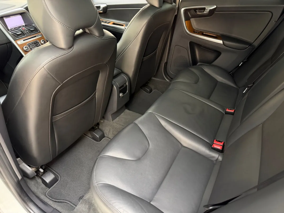 Volvo XC60 SUV, Diesel, 2017, White