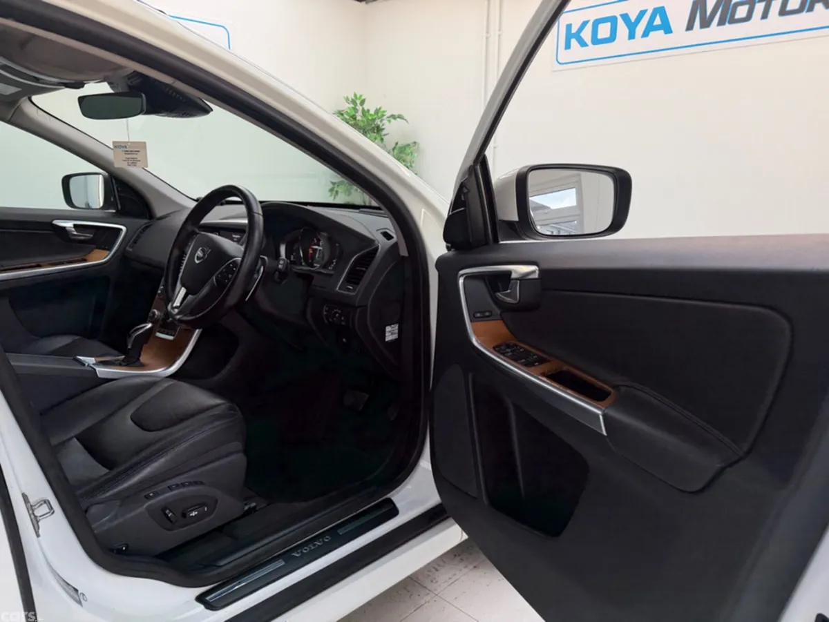 Volvo XC60 SUV, Diesel, 2017, White