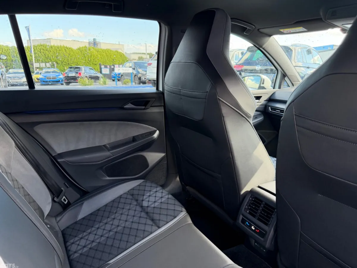 Volkswagen Golf Hatchback, Diesel, 2023, White
