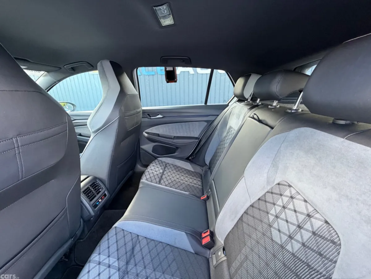 Volkswagen Golf Hatchback, Diesel, 2023, White