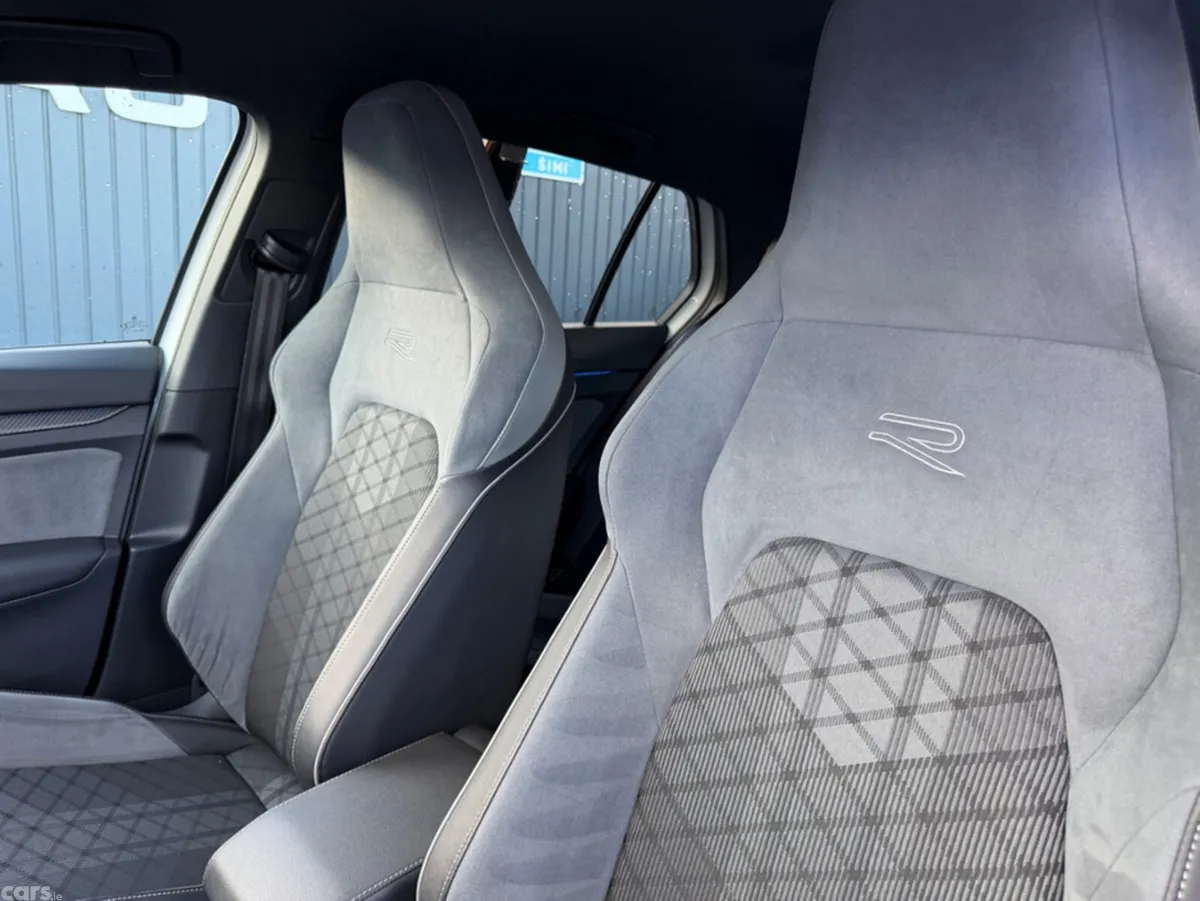 Volkswagen Golf Hatchback, Diesel, 2023, White