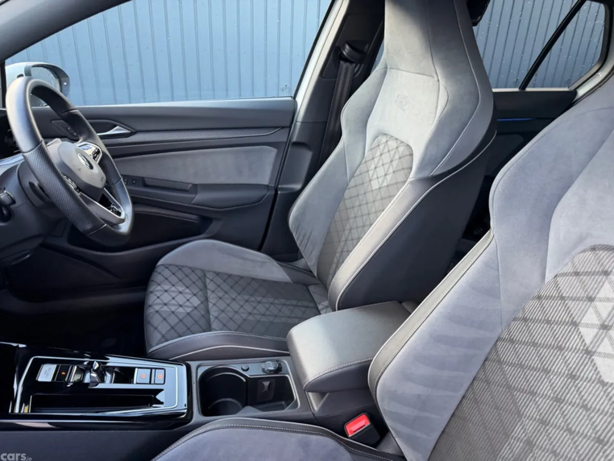 Volkswagen Golf Hatchback, Diesel, 2023, White