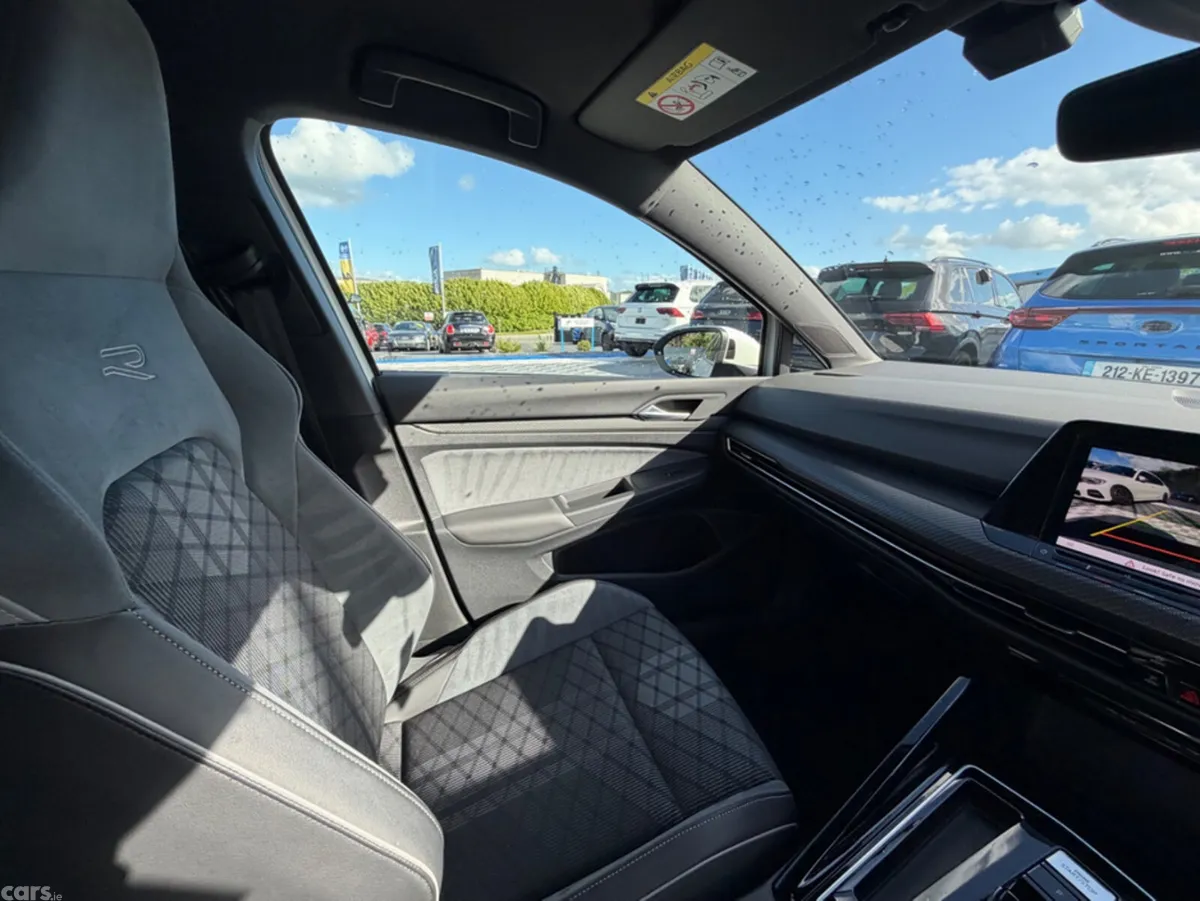 Volkswagen Golf Hatchback, Diesel, 2023, White